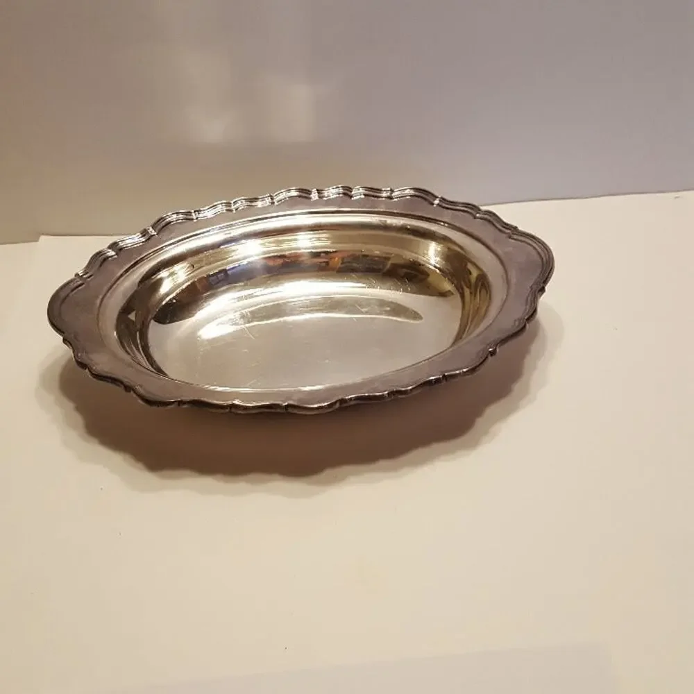 Vintage Reed & Barton 7040 Provincial Oval Bowl silverplated .